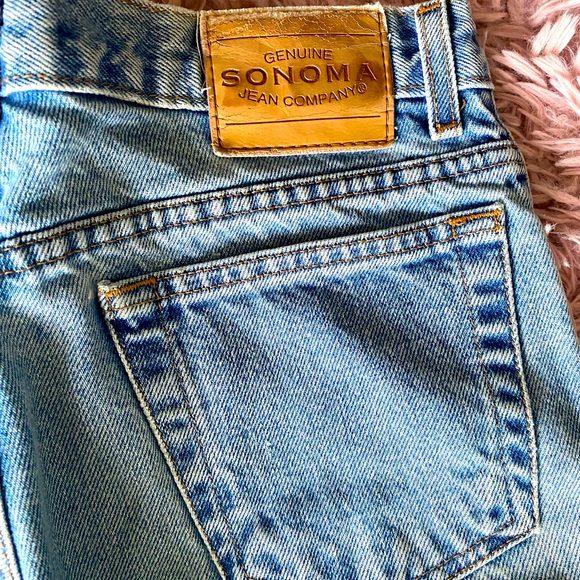 Distressed Boyfriend Light-wash Denim Jeans, Women, Size 10, Light Blue - Picture 4 of 4